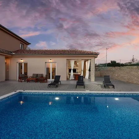 Basic Zadarvillas Villa *