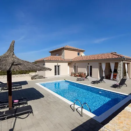 Basic Zadarvillas